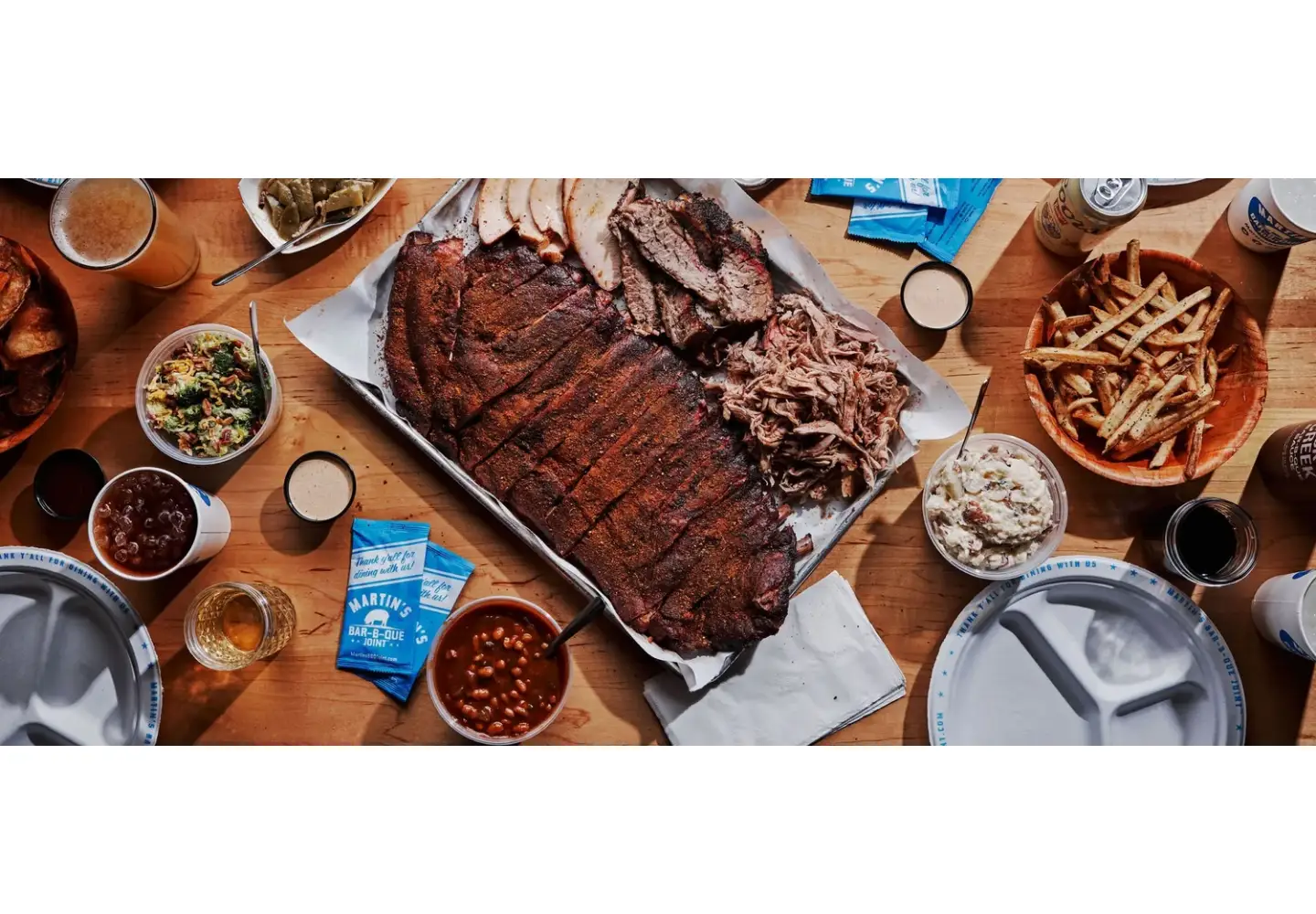 Screenshot of martinsbbqjoint.com