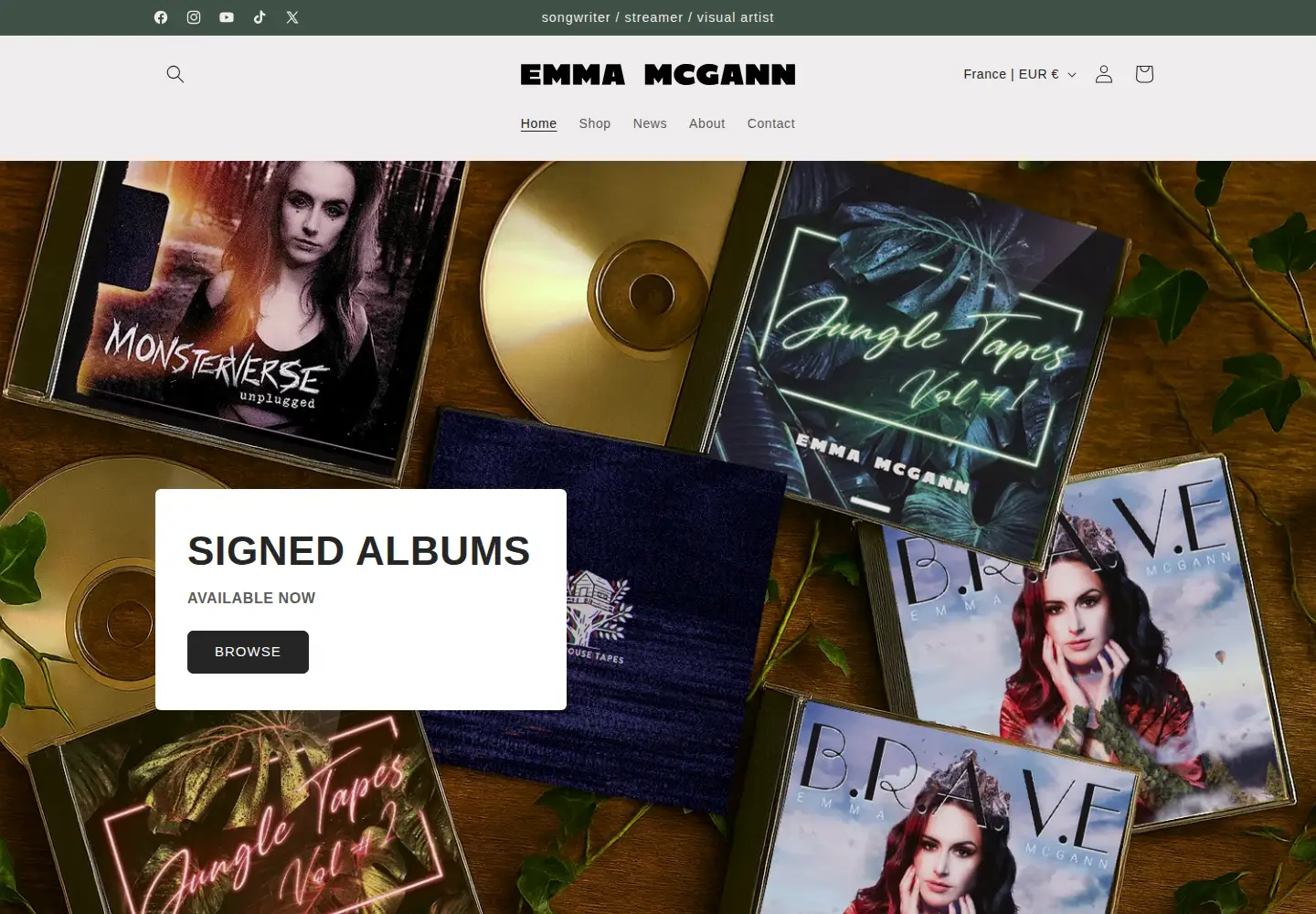 Screenshot of emmamcgann.com