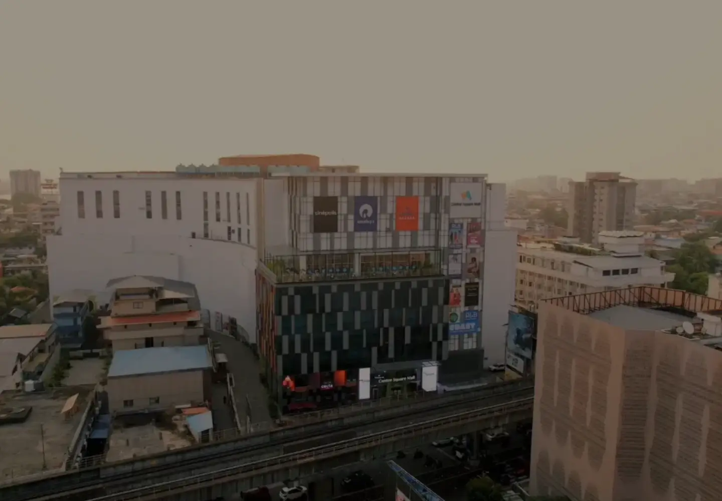 Screenshot of centresquaremallkochi.com