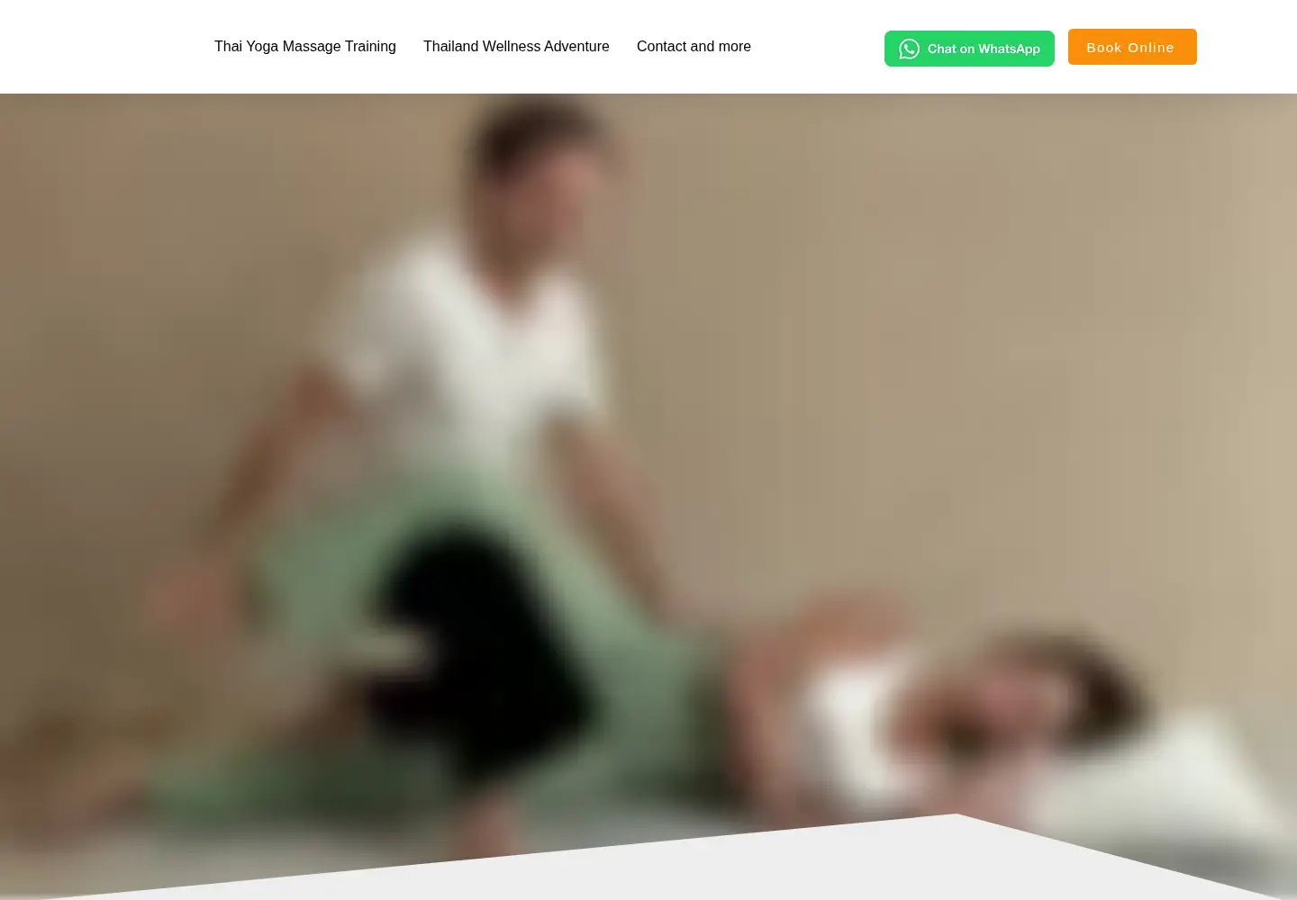 Screenshot of thethaiyogamassageschool.com