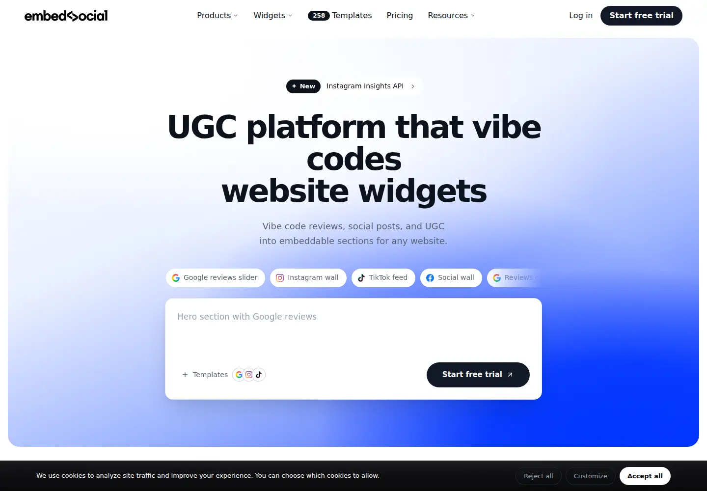 Screenshot of embedsocial.com
