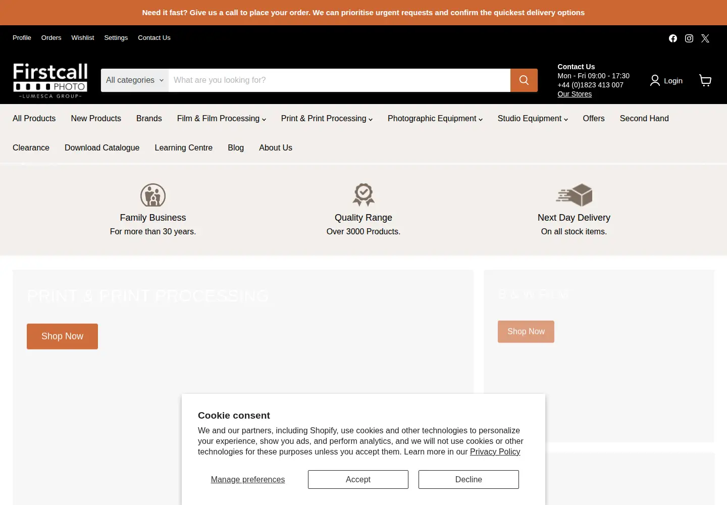 Screenshot of firstcall-photographic.co.uk