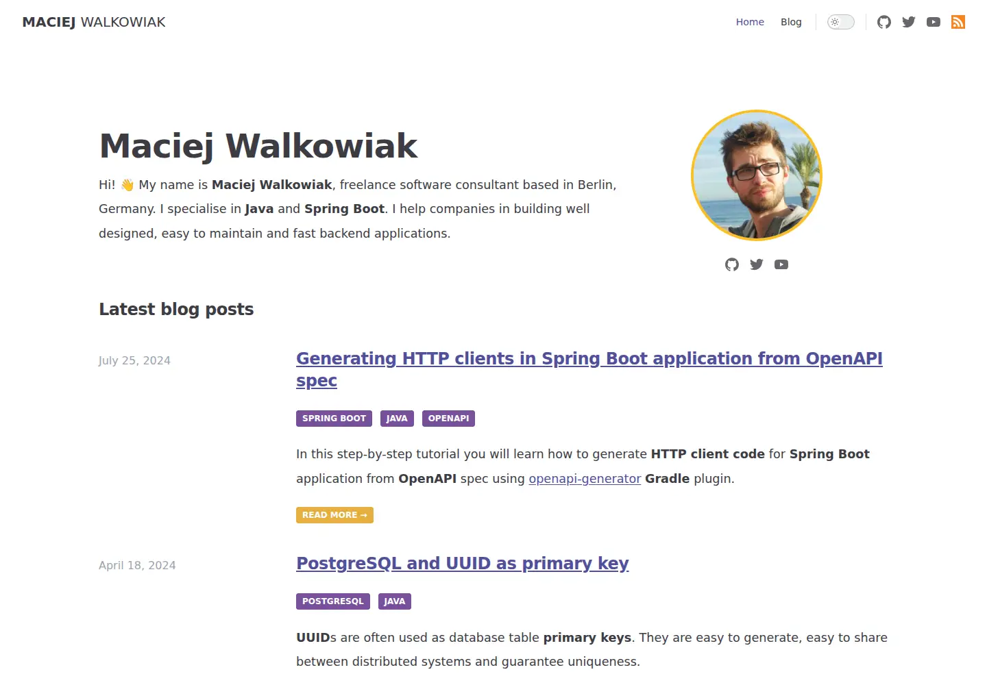 Screenshot of maciejwalkowiak.com