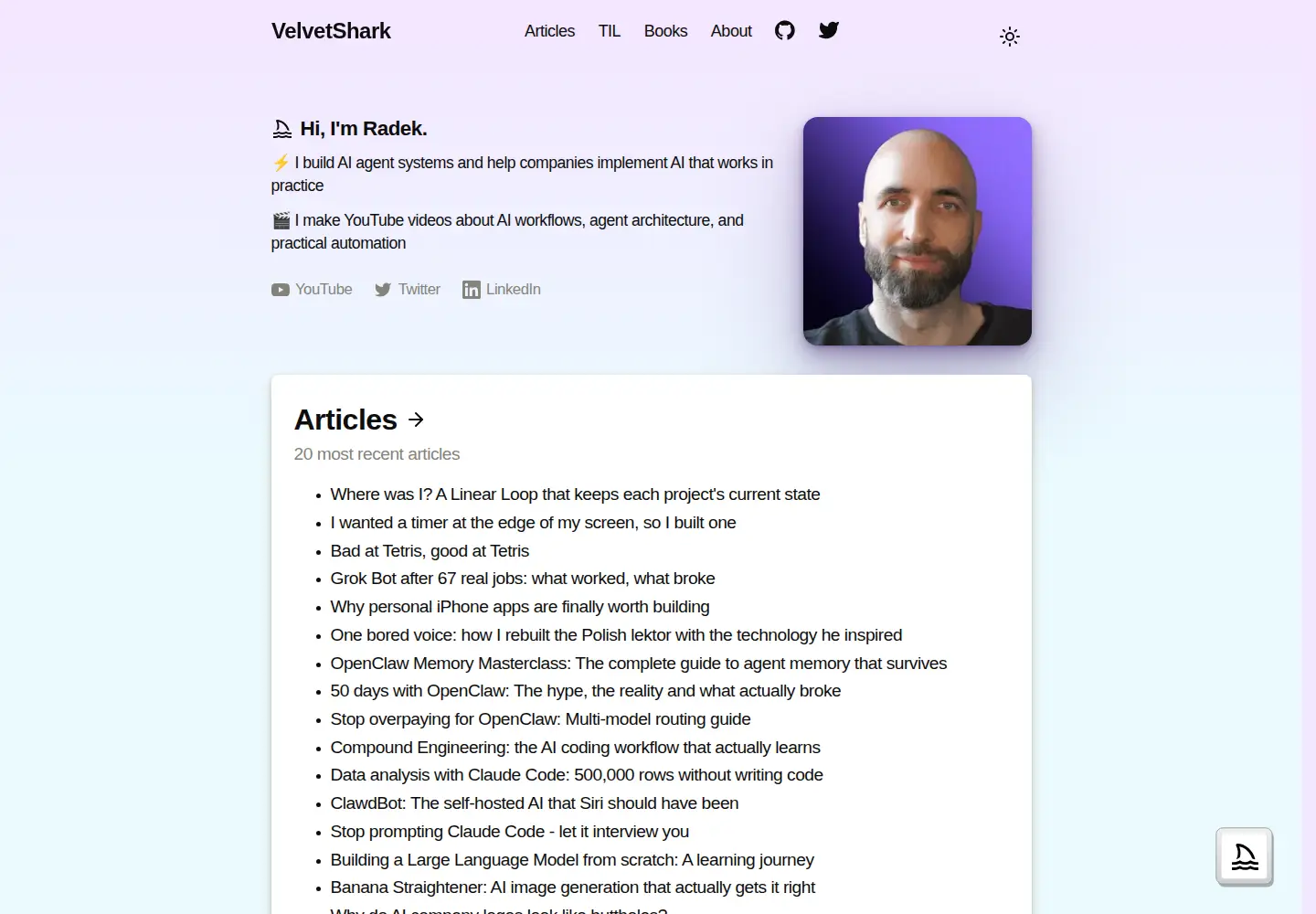 Screenshot of velvetshark.com