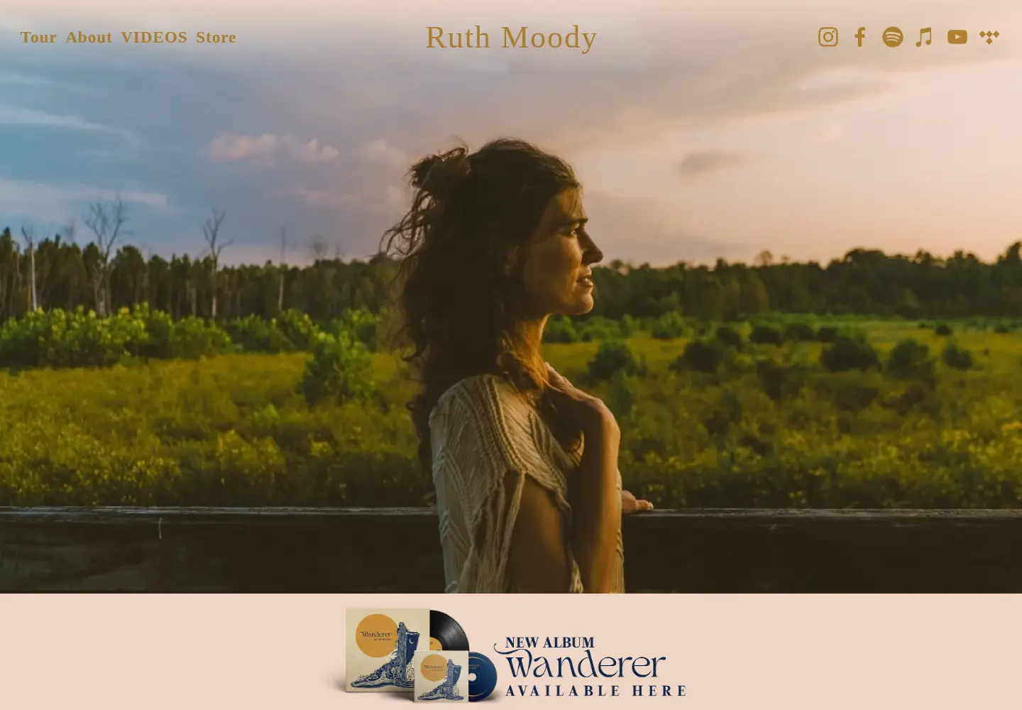 Screenshot of ruthmoody.com